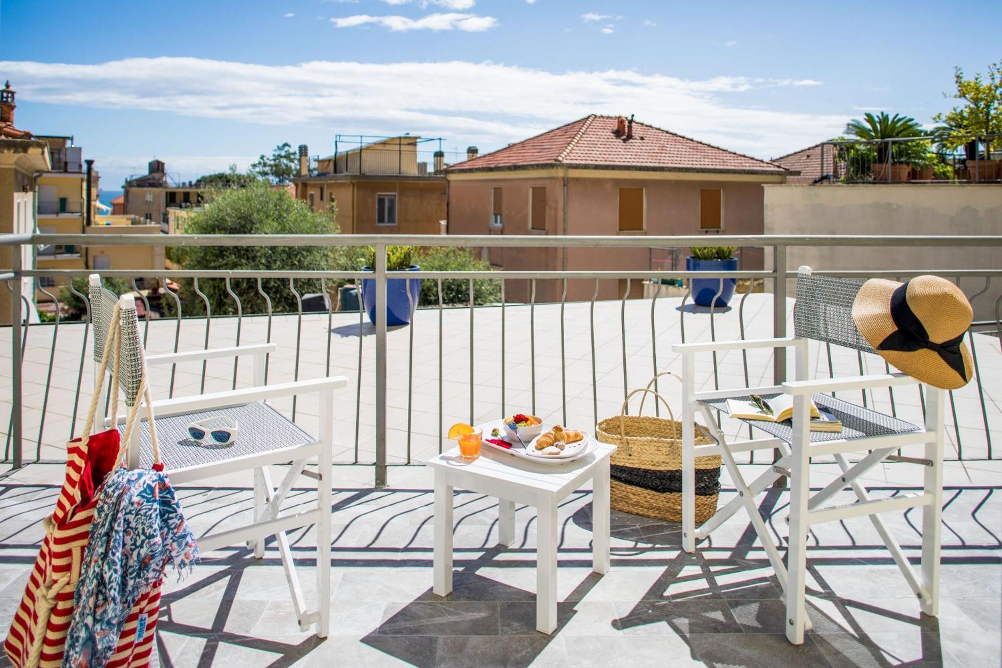 Hotel Tritone Laigueglia Esterno foto
